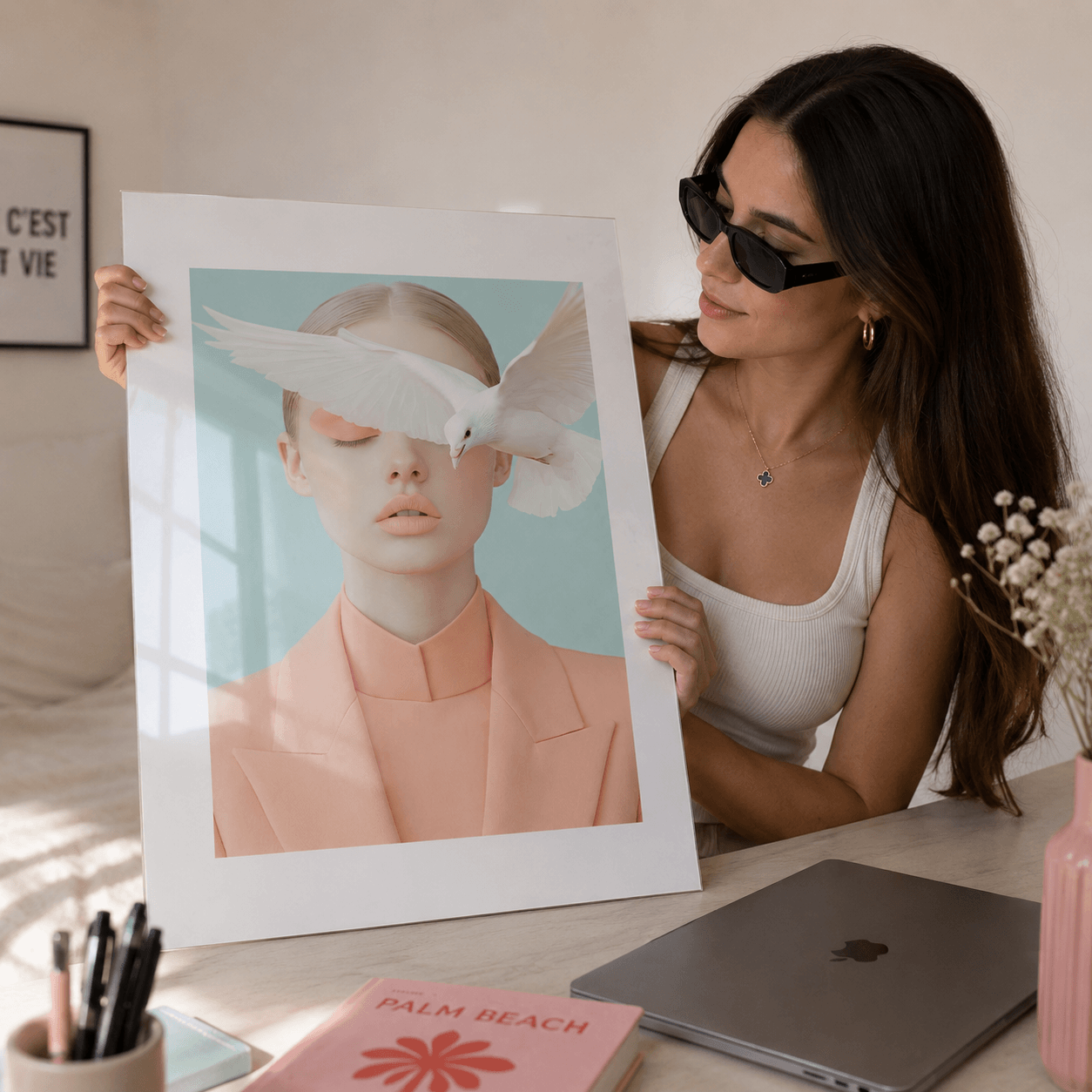 Cuadro Póster Mujer con Paloma Blanca | Decoración Surrealista