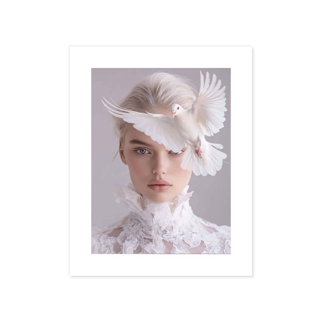 Cuadro Póster Mujer con Paloma Blanca | Decoración Elegante