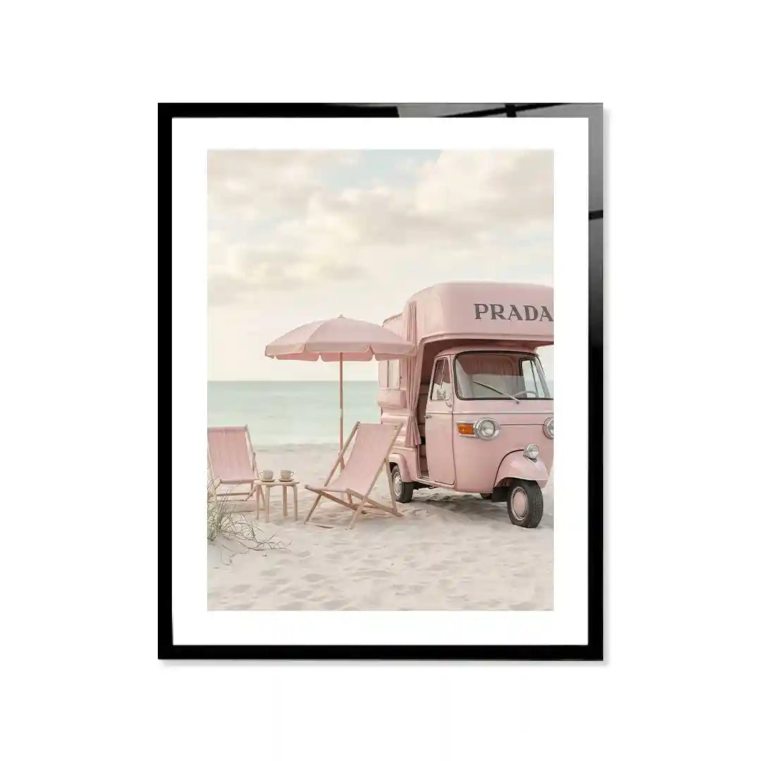 Cuadro Póster Caravana Rosa en la Playa | Estilo Prada